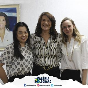 Deputada Valéria Bolsonaro em visita à ONG Instituto Oncoguia